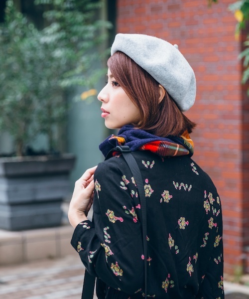 Bello(ベッロ)の「【Bello】MULTI COLOR WOOL BERET(ハンチング/ベレー帽)」|ライトグレー