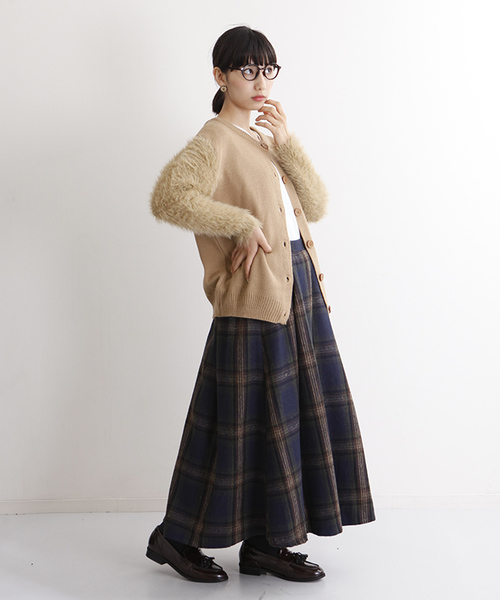 MERLOT（メルロー）の「ファースリーブカーディガン1258（カーディガン/ボレロ・レディース・ブラック/ベージュ/ブルーグレー/ワイン・FREE）」の15枚目の写真