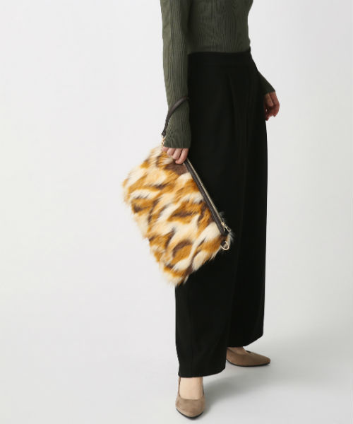 AZUL by moussy(アズールバイマウジー)の「TR裏起毛 吸湿発熱ワイドパンツ(スラックス・レディース・ブラック/グレー/グレー系その他/ブルー系その他・SMALL/MEDIUM/LARGE)」の13枚目の写真