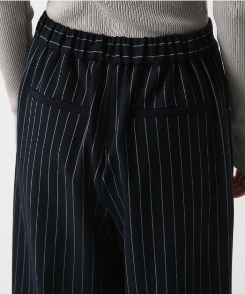 AZUL by moussy(アズールバイマウジー)の「TR裏起毛 吸湿発熱ワイドパンツ(スラックス・レディース・ブラック/グレー/グレー系その他/ブルー系その他・SMALL/MEDIUM/LARGE)」の17枚目の写真