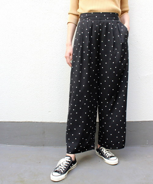 ottilie（オティーリエ）の「ドット柄ワイドパンツ（その他パンツ・レディース・ブラック/オフホワイト・FREE）」の6枚目の写真