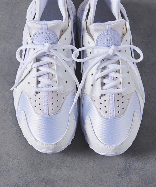NIKE（ナイキ）の「【WEB限定】＜NIKE（ナイキ）＞ エア ハラチ（スニーカー・レディース・ホワイト・24.5cm/25cm/22.5cm/23cm/24cm/23.5cm）」の6枚目の写真