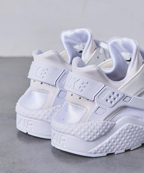 NIKE（ナイキ）の「【WEB限定】＜NIKE（ナイキ）＞ エア ハラチ（スニーカー・レディース・ホワイト・24.5cm/25cm/22.5cm/23cm/24cm/23.5cm）」の5枚目の写真