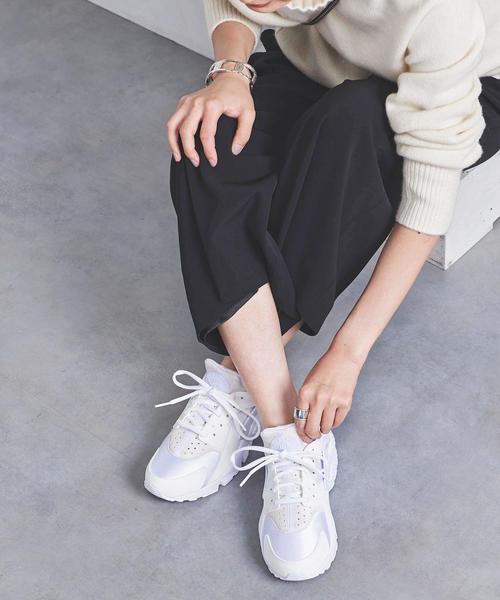 NIKE（ナイキ）の「【WEB限定】＜NIKE（ナイキ）＞ エア ハラチ（スニーカー・レディース・ホワイト・24.5cm/25cm/22.5cm/23cm/24cm/23.5cm）」の10枚目の写真