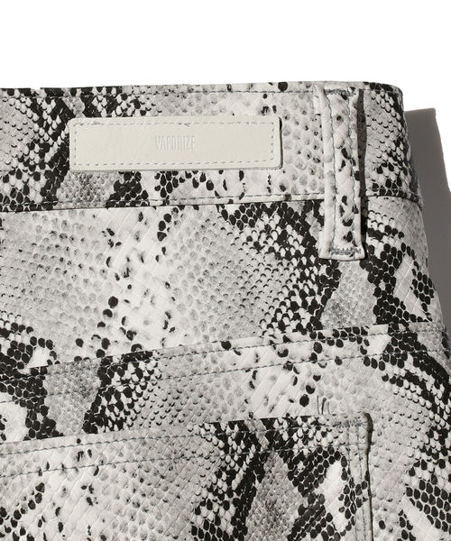 VAPORIZE（ヴェイパライズ）の「VAPORIZE / Fake Leather Jeans（その他パンツ・メンズ・ブラック/その他・SMALL/MEDIUM/LARGE/X-LARGE）」の12枚目の写真