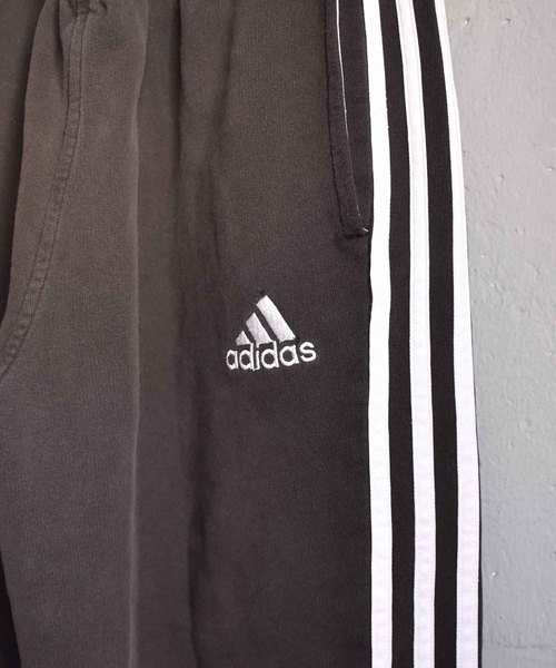 古着 adidas アディダス トラックパンツ スウェットパンツ adidas（アディダス）の「【ヴィンテージ古着】adidas