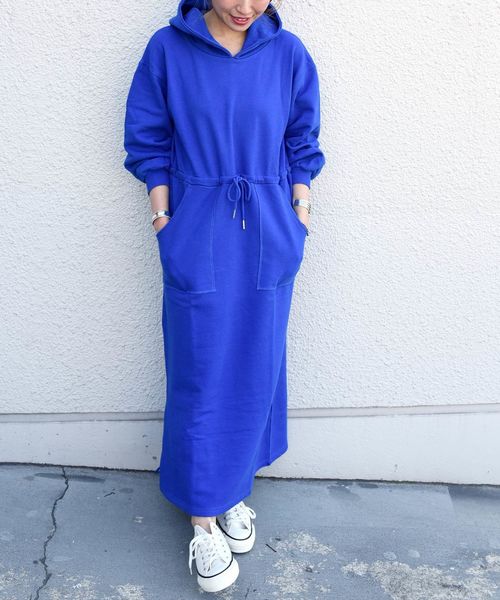 Khaju（カージュ）の「Khaju:フードスウェットワンピース（ワンピース・レディース・ブラック/ライトグレー/ベージュ/ブルー・ONE SIZE）」の10枚目の写真