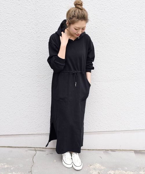 Khaju（カージュ）の「Khaju:フードスウェットワンピース（ワンピース・レディース・ブラック/ライトグレー/ベージュ/ブルー・ONE SIZE）」の11枚目の写真