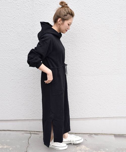 Khaju（カージュ）の「Khaju:フードスウェットワンピース（ワンピース・レディース・ブラック/ライトグレー/ベージュ/ブルー・ONE SIZE）」の12枚目の写真