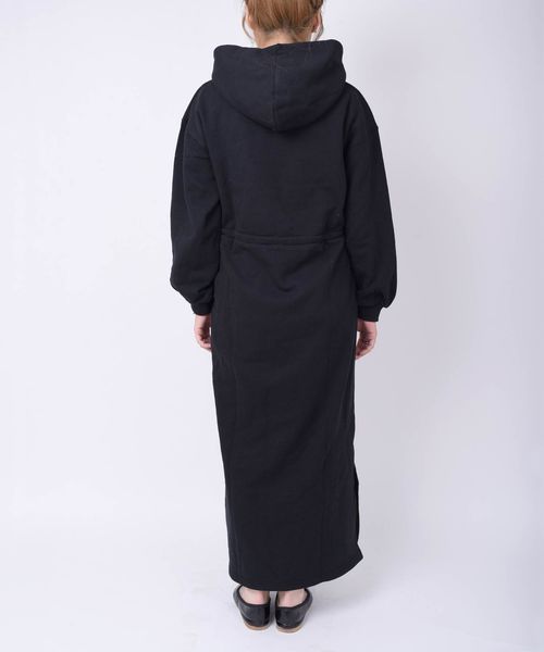 Khaju（カージュ）の「Khaju:フードスウェットワンピース（ワンピース・レディース・ブラック/ライトグレー/ベージュ/ブルー・ONE SIZE）」の18枚目の写真