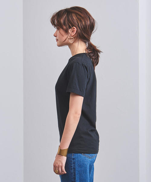 UNITED ARROWS(ユナイテッドアローズ)の「別注<Hanes(ヘインズ)> クルーネック Tシャツ◆(Tシャツ/カットソー・レディース・ホワイト/ブラック/パープル・MEDIUM)」の6枚目の写真