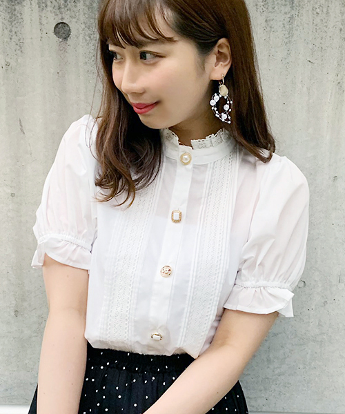 apres jour（アプレジュール）の「イロイロボタンハイネックブラウス【ZOZOTOWN限定アイテム】（シャツ/ブラウス・レディース・ブラック/オフホワイト/ライトピンク/スモークピンク・フリー）」の6枚目の写真