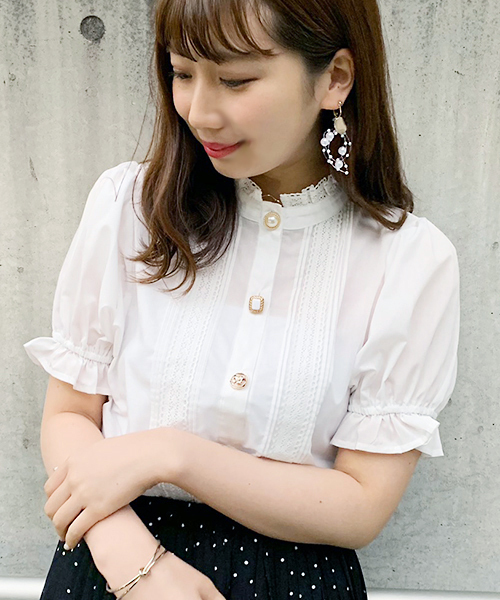 apres jour（アプレジュール）の「イロイロボタンハイネックブラウス【ZOZOTOWN限定アイテム】（シャツ/ブラウス・レディース・ブラック/オフホワイト/ライトピンク/スモークピンク・フリー）」の7枚目の写真