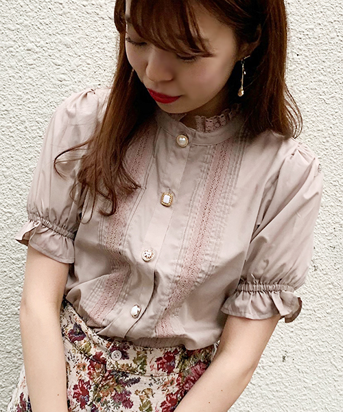 apres jour（アプレジュール）の「イロイロボタンハイネックブラウス【ZOZOTOWN限定アイテム】（シャツ/ブラウス・レディース・ブラック/オフホワイト/ライトピンク/スモークピンク・フリー）」の14枚目の写真