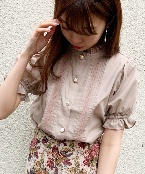 apres jour（アプレジュール）の「イロイロボタンハイネックブラウス【ZOZOTOWN限定アイテム】（シャツ/ブラウス・レディース・ブラック/オフホワイト/ライトピンク/スモークピンク・フリー）」の17枚目の写真