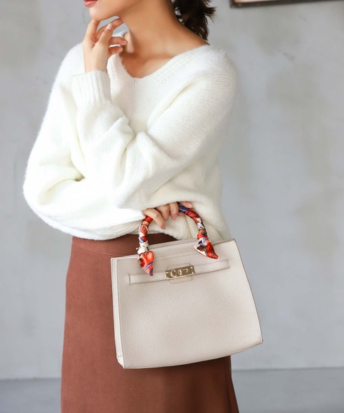 Edit Sheen(エディットシーン)の「スカーフハンドルミディバッグ(ハンドバッグ・レディース・ブラック/アイボリー/モカ・FREE)」の16枚目の写真