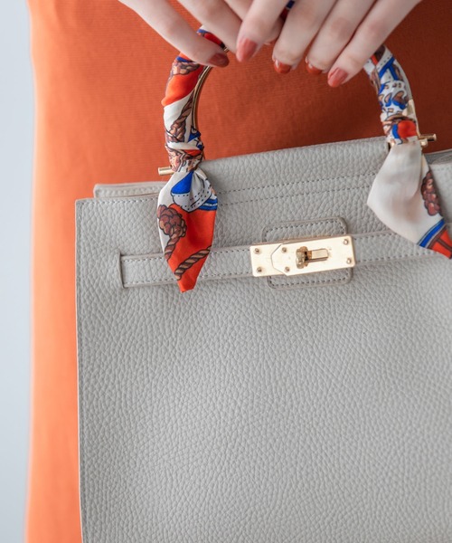 Edit Sheen(エディットシーン)の「スカーフハンドルミディバッグ(ハンドバッグ・レディース・ブラック/アイボリー/モカ・FREE)」の22枚目の写真