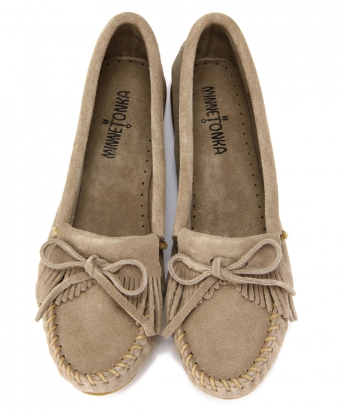 Minnetonka（ミネトンカ）の「[ミネトンカ]MINNETONKA スエードMOCシューズ（モカシン/デッキシューズ・レディース・ブラウン/ネイビー/ライトグレー/ブラック/ケリー・8(25.0)/6(23.0)/5(22.0)/7(24.0)）」の9枚目の写真