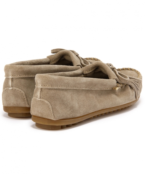 Minnetonka（ミネトンカ）の「[ミネトンカ]MINNETONKA スエードMOCシューズ（モカシン/デッキシューズ・レディース・ブラウン/ネイビー/ライトグレー/ブラック/ケリー・8(25.0)/6(23.0)/5(22.0)/7(24.0)）」の16枚目の写真