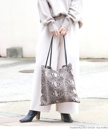 coca（coca） | スウェード風パイソン柄トートバッグ(トートバッグ)