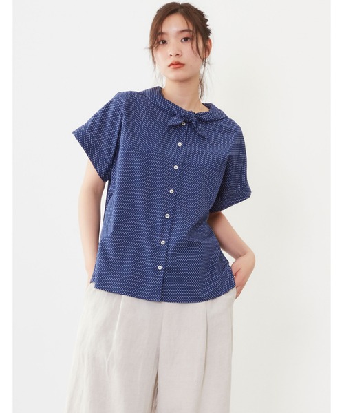 POU DOU DOU(プードゥドゥ)の「【FUDGE5月号掲載】ネッカチーフブラウス(シャツ/ブラウス・レディース・ブラック/ベージュ/ネイビー/オフホワイト・3)」の1枚目の写真