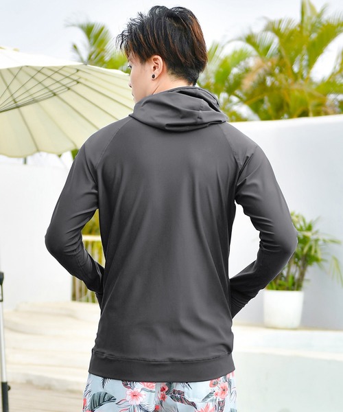 TeddyShop（テディショップ）の「【UVカット率 99.9%以上/UPF50+/水陸両用】メンズ フード付きフロントジップ長袖ラッシュガード（パーカー・メンズ・ブルー/ブラック/ネイビー/ホワイト/ダークグレー/ブルー系その他/ブルーグレー/グレー/ブラック系その他/カーキ/ブラック×ホワイト/ブラック系その他2/グレー系その他/グレー系その他2・LL/M/L/S）」の16枚目の写真