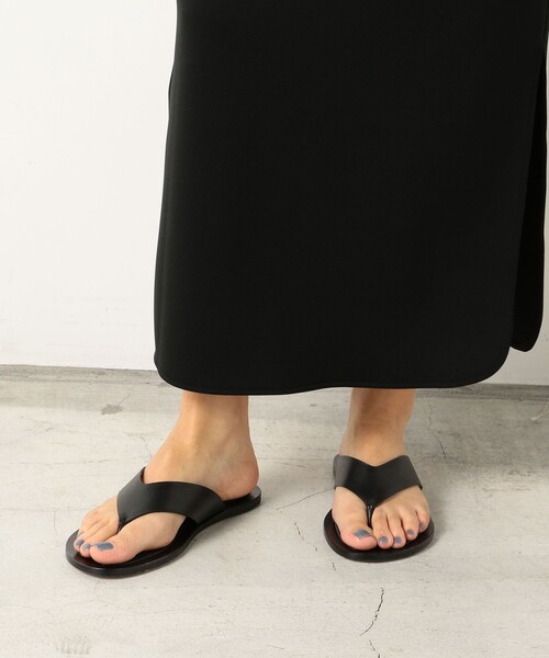 TOMORROWLAND （トゥモローランド）の「JVAM レザー トングサンダル（サンダル・レディース・ホワイト/ブラック・38/36/37）」の9枚目の写真