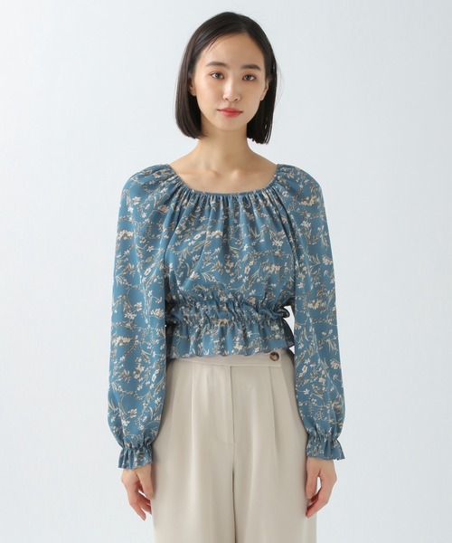 ALAND(エーランド)の「3.3Field Trip/FLORALシャーリングブラウス 2943010(シャツ/ブラウス・レディース・ブルー/ライトベージュ・FREE)」の6枚目の写真