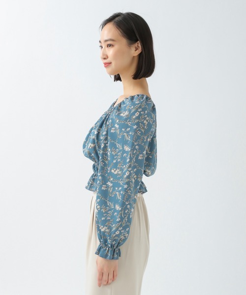 ALAND(エーランド)の「3.3Field Trip/FLORALシャーリングブラウス 2943010(シャツ/ブラウス・レディース・ブルー/ライトベージュ・FREE)」の14枚目の写真