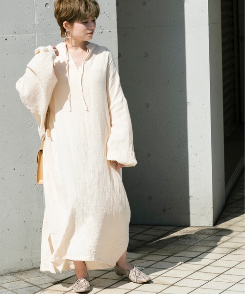 Ambre Neige(アンブルネージュ)の「ボリュームスリーブカフタンワンピース/【WEB/EC限定商品】(ワンピース・レディース・アイボリー/チャコールグレー・FREE)」の17枚目の写真