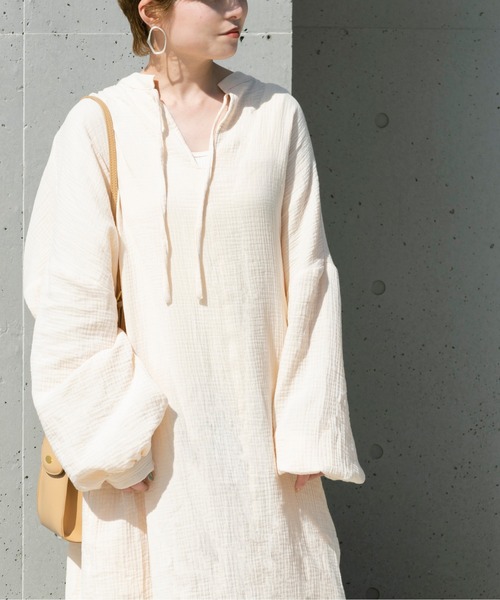 Ambre Neige(アンブルネージュ)の「ボリュームスリーブカフタンワンピース/【WEB/EC限定商品】(ワンピース・レディース・アイボリー/チャコールグレー・FREE)」の11枚目の写真