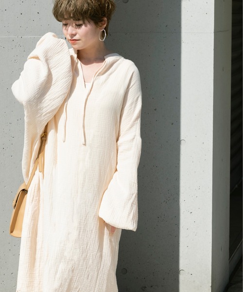 Ambre Neige(アンブルネージュ)の「ボリュームスリーブカフタンワンピース/【WEB/EC限定商品】(ワンピース・レディース・アイボリー/チャコールグレー・FREE)」の10枚目の写真
