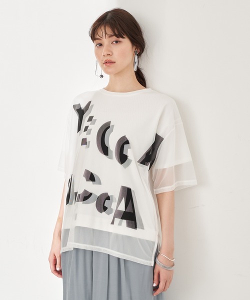 YECCA VECCA（イェッカヴェッカ）の「チュールレイヤードプリントTee　＊（Tシャツ/カットソー・レディース・オフホワイト/ブルー系その他7/ブラック・FREE）」の2枚目の写真