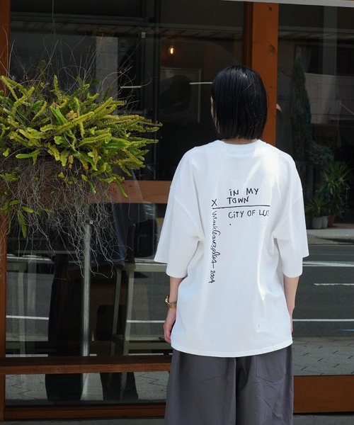 Mark Gonzales(マーク・ゴンザレス)の「Mark Gonzales / マークゴンザレス 別注 コラボ オーバーサイズ Tシャツ(Tシャツ/カットソー・メンズ・ホワイト系その他/ブラック系その他/グレー系その他/ブルー系その他/ホワイト系その他2/ホワイト系その他3/ホワイト系その他4/ブラック系その他2/グレー系その他2/ブルー系その他2/ブラック系その他3/ホワイト系その他5・MEDIUM/LARGE)」の13枚目の写真