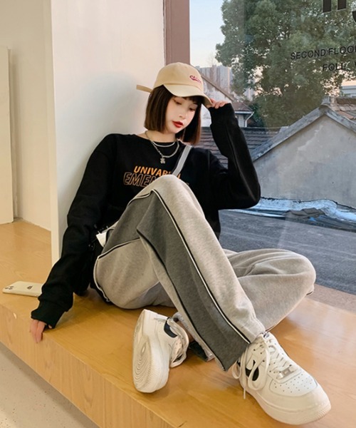 emi+（エミプラス）の「サイドジップデザイン２WAYライン入りスウェットパンツ（その他パンツ・レディース・ホワイト/チャコールグレー/ライトブルー/ブラック/グレー/ブルー・S/M/L）」の12枚目の写真