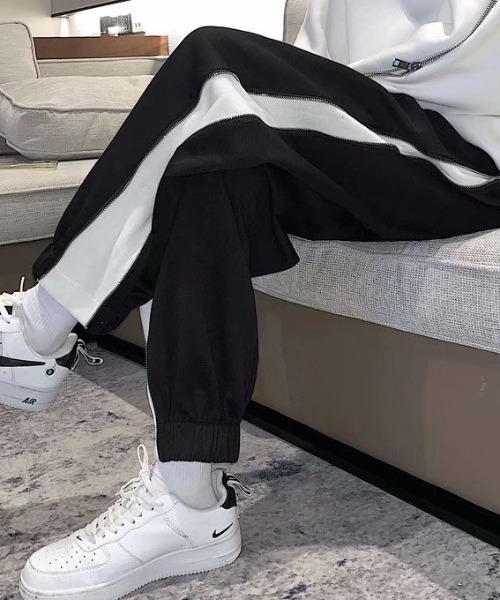 emi+（エミプラス）の「サイドジップデザイン２WAYライン入りスウェットパンツ（その他パンツ・レディース・ホワイト/チャコールグレー/ライトブルー/ブラック/グレー/ブルー・S/M/L）」の8枚目の写真