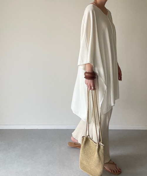 y/m by misato（イムバイミサト）の「リブカフタントップス（Tシャツ/カットソー・レディース・ホワイト/ブラック/ブラウン・FREE）」の4枚目の写真