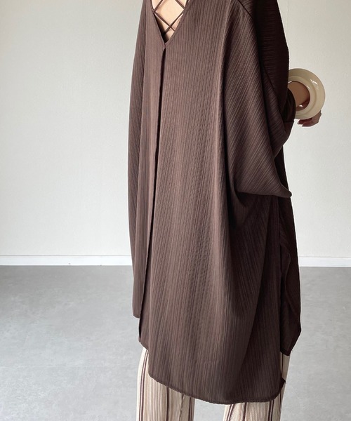 y/m by misato（イムバイミサト）の「リブカフタントップス（Tシャツ/カットソー・レディース・ホワイト/ブラック/ブラウン・FREE）」の14枚目の写真