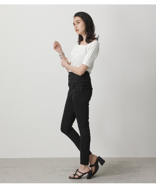 AZUL by moussy（アズールバイマウジー）の「HI-WAIST BUTTON DENIM SKINNY/ハイウエストボタンデニムスキニー（デニムパンツ・レディース・ホワイト/ブラック/ライトブルー/ダークブルー/ベージュ・X-SMALL/LARGE/MEDIUM/SMALL）」の10枚目の写真