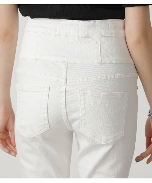 AZUL by moussy（アズールバイマウジー）の「HI-WAIST BUTTON DENIM SKINNY/ハイウエストボタンデニムスキニー（デニムパンツ・レディース・ホワイト/ブラック/ライトブルー/ダークブルー/ベージュ・X-SMALL/LARGE/MEDIUM/SMALL）」の14枚目の写真