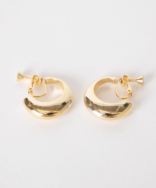 Romansual(ロマンシュアル)の「Romansual/moonイヤリング(イヤリング・レディース・ゴールド・FREE)」の4枚目の写真