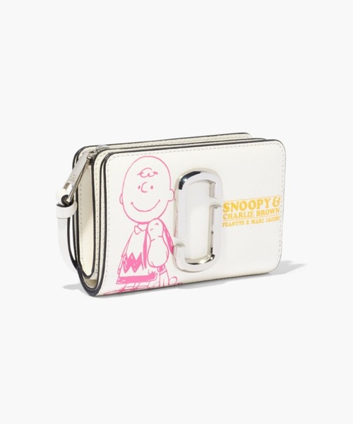 MARC JACOBS（マークジェイコブス）の「PEANUTS X MARC JACOBS THE SNAPSHOT SNOOPY COMPACT WALLET/ピーナッツ X マーク ジェイコブス ザ スナップショット スヌーピー コンパクト ウォレット 二つ折り財布（財布・レディース・ホワイト系その他・ONE SIZE）」の6枚目の写真
