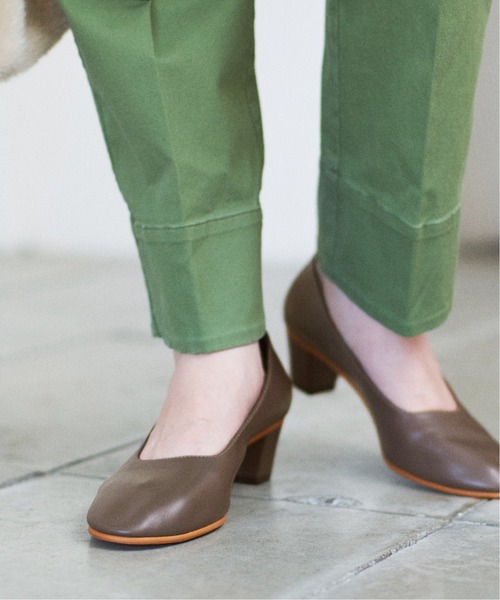 Spick & Span(スピックアンドスパン)の「#【REMME】ラウンドトゥパンプス◆(パンプス・レディース・ホワイト系その他/ブラウン・36/37/38)」の2枚目の写真