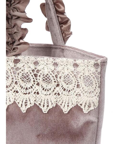Maison de FLEUR（メゾンドフルール）の「ベロアレースフリルハンドルトートSバッグ（トートバッグ・レディース・ブラック/ピンクベージュ/グレイッシュベージュ・FREE）」の21枚目の写真
