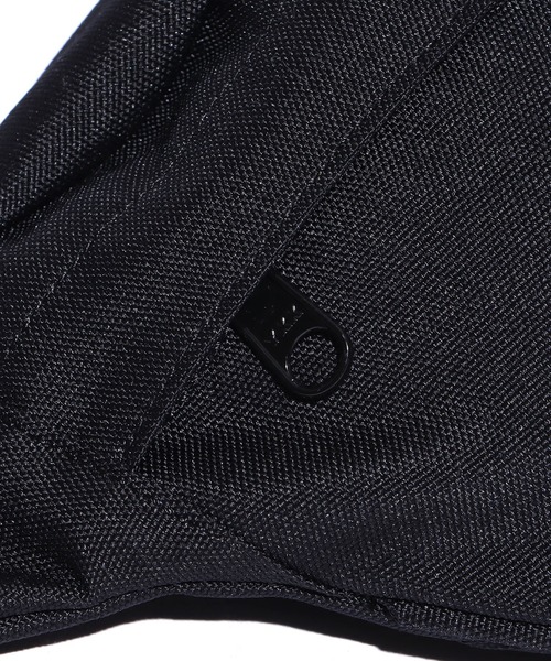 Carhartt WIP(カーハートダブリューアイピー)の「Carhartt WIP/カーハートダブリューアイピー Payton Hip Bag ウエストバッグ/ ボディバッグ ロゴ刺繍(ボディバッグ/ウエストポーチ・メンズ・ブラック/グリーン系カモフラージュ・FREE)」の15枚目の写真