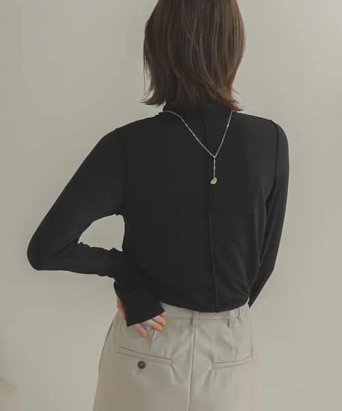 SENSE OF PLACE by URBAN RESEARCH（センスオブプレイスバイアーバンリサーチ）の「サムホールタートルネックトップ（Tシャツ/カットソー・レディース・ブラック/グリーン/アイボリー・ONE）」の17枚目の写真