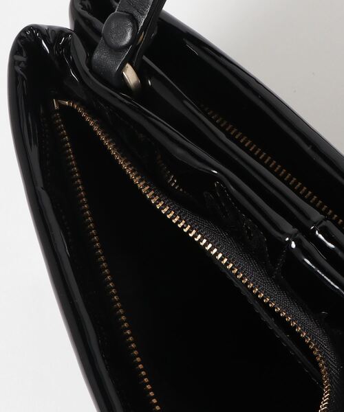 ALLSAINTS(オールセインツ)の「MILA LEATHER DOUBLE POUCH BAG | MILA レザー ダブル ポーチ バッグ(ショルダーバッグ・レディース・ブラック・ONE SIZE)」の10枚目の写真