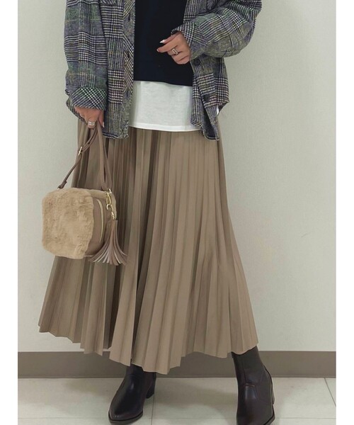 Cutie Blonde（キューティーブロンド）の「◆【S-L】フェイクレザープリーツスカート（スカート・レディース・ブラック/ダークグリーン/ダークブラウン/ベージュ・01/02/03）」の15枚目の写真