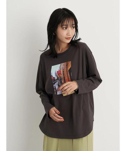 earth music&ecology(アースミュージックアンドエコロジー)の「フォトプリント長袖プルオーバー *(Tシャツ/カットソー・レディース・チャコールグレー/アイボリー/ホワイト系その他2・FREE)」の17枚目の写真