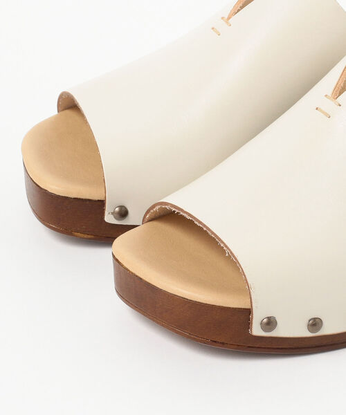 Ray BEAMS（レイビームス）の「ENESS / ウッドソール サンダル（サンダル・レディース・ダークブラウン/オフホワイト・37/38/39/35/36）」の14枚目の写真